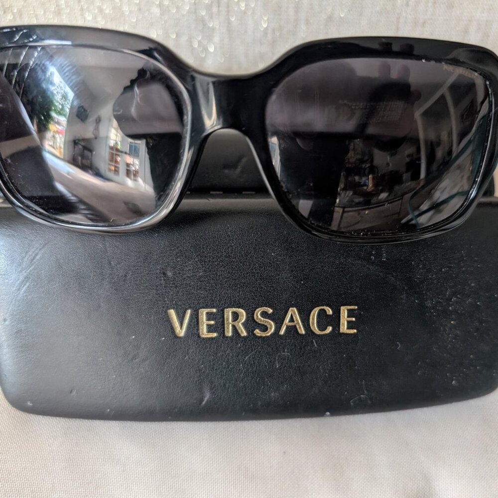 VERSACE Sunglasses Made in Italy with Case